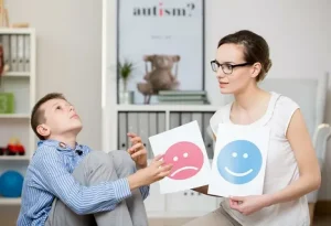 أعراض تشبه التوحد